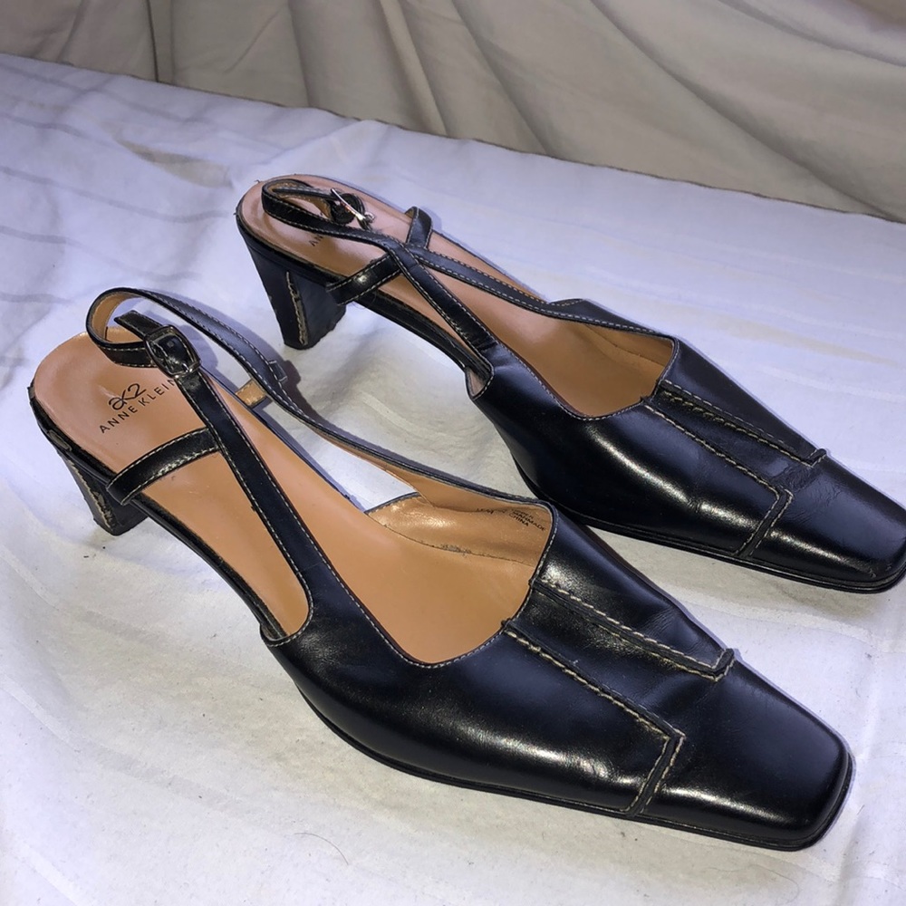 Anne Klein black sling back pumps